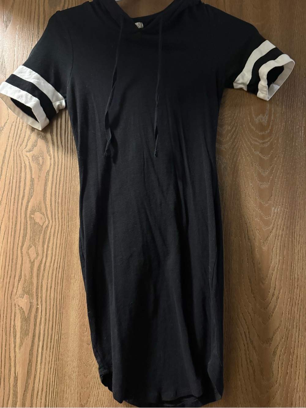 Bozzolo Black Hooded Short-Sleeve Dress with White Stripe Sleeves